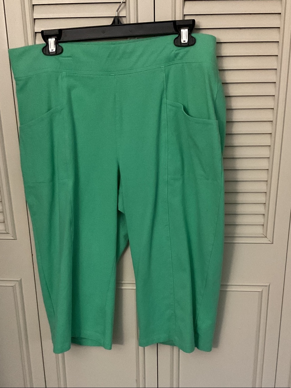 Denim&Co Green Capris with Pockets